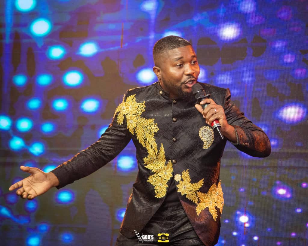 Deacon Kahmoh performing
